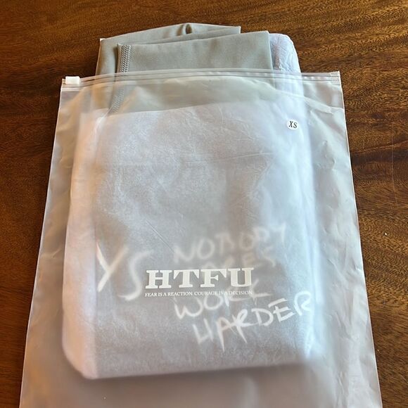 𝅺NWT HTFU high waist analog leggings light gray extra small V4 limited edition - Picture 3 of 3